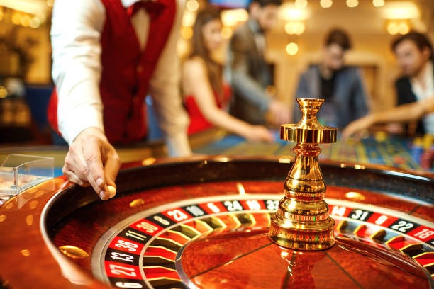 Infinite Blackjack live dealer interface on mpomawar showing multiple player positions and real-time card dealing